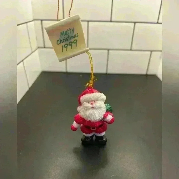 Christmas  charms Collectibles 1999 Santa Ornament. - Picture 3 of 5